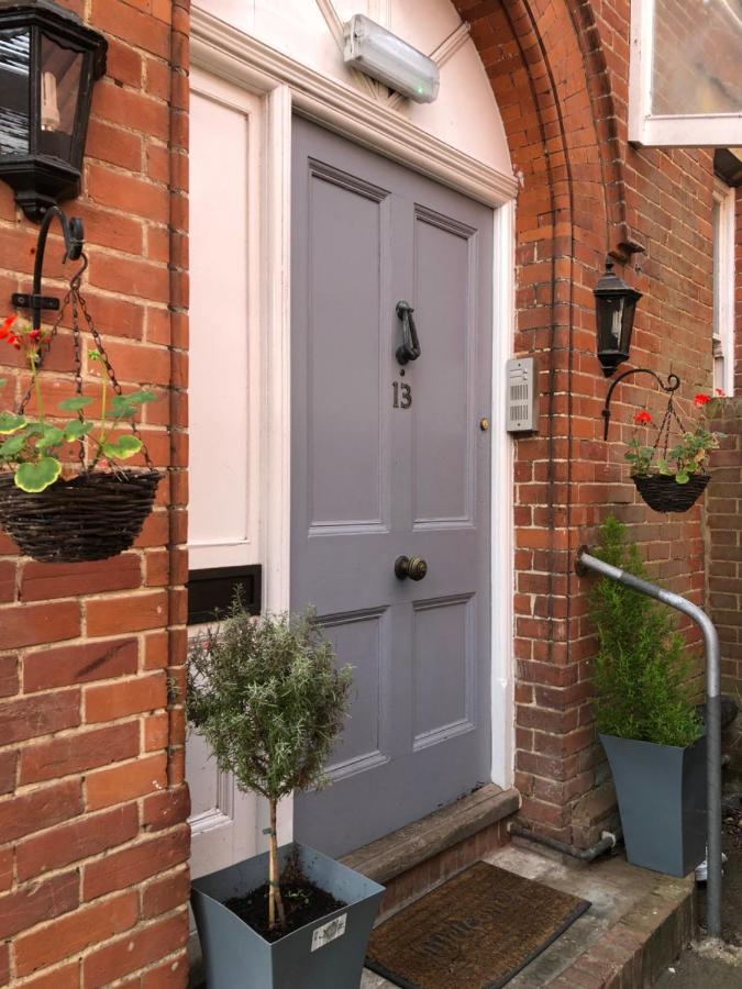 Canterbury Accommodations With Free Car Park Onsite And High Speed Wifi Exteriér fotografie