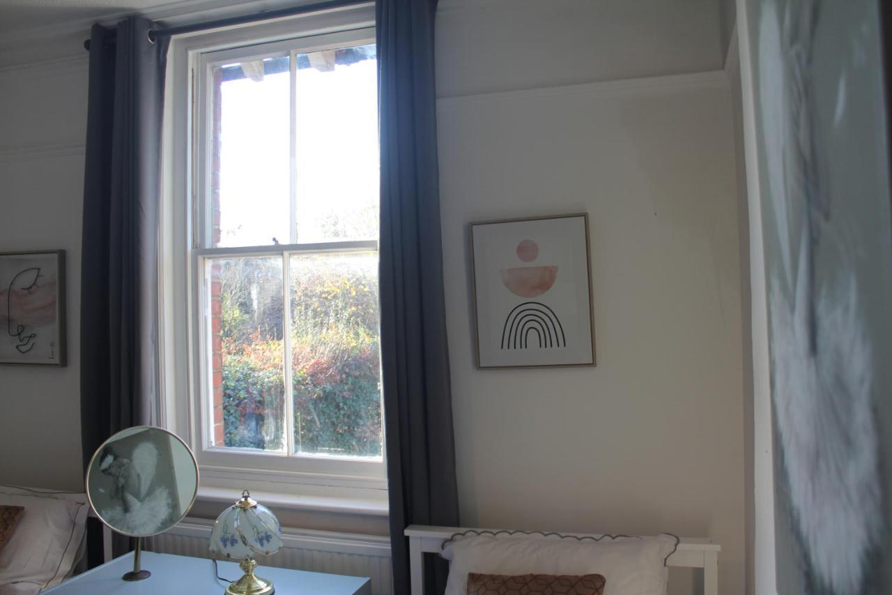 Canterbury Accommodations With Free Car Park Onsite And High Speed Wifi Exteriér fotografie